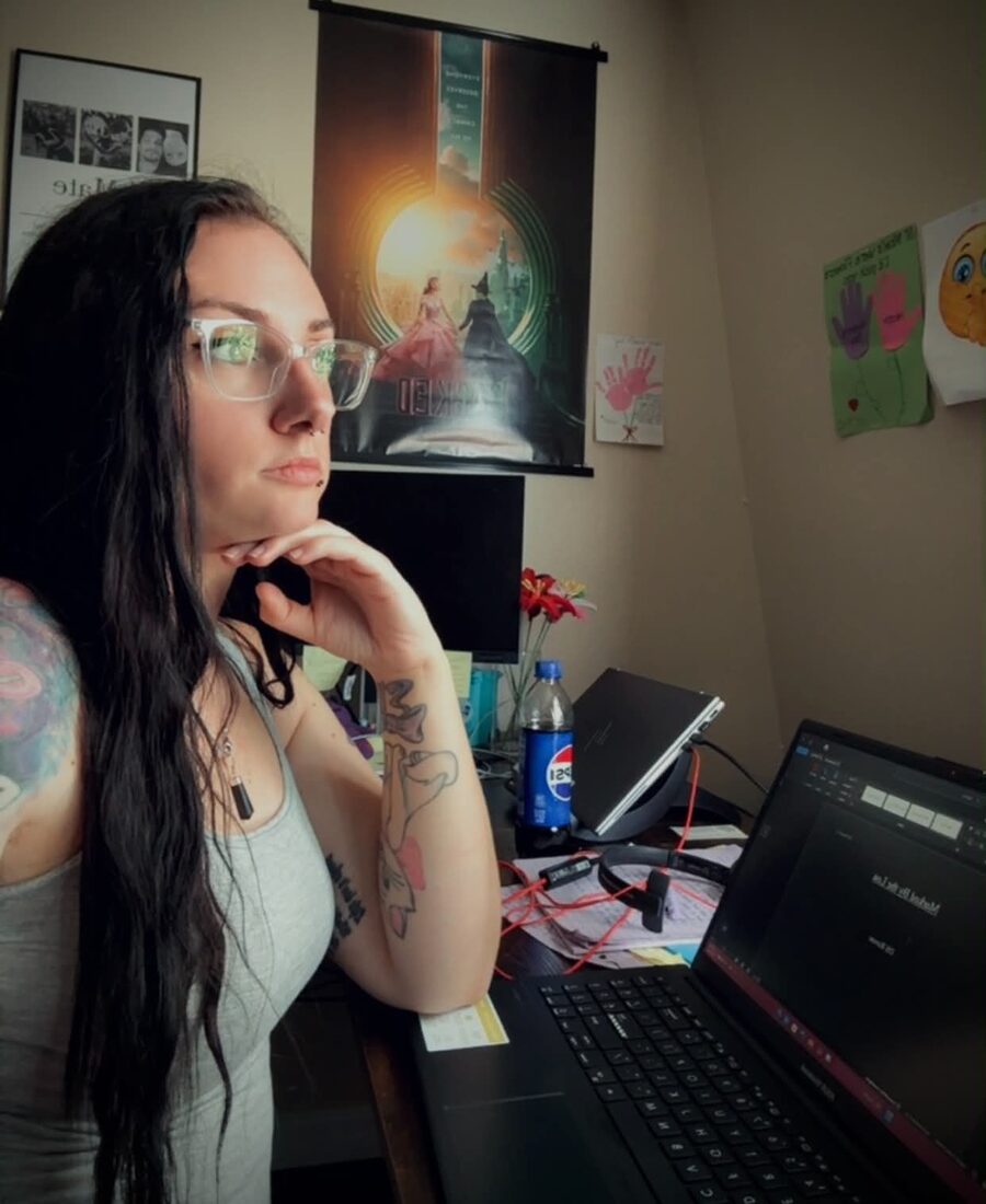 DS Raven at her writing desk